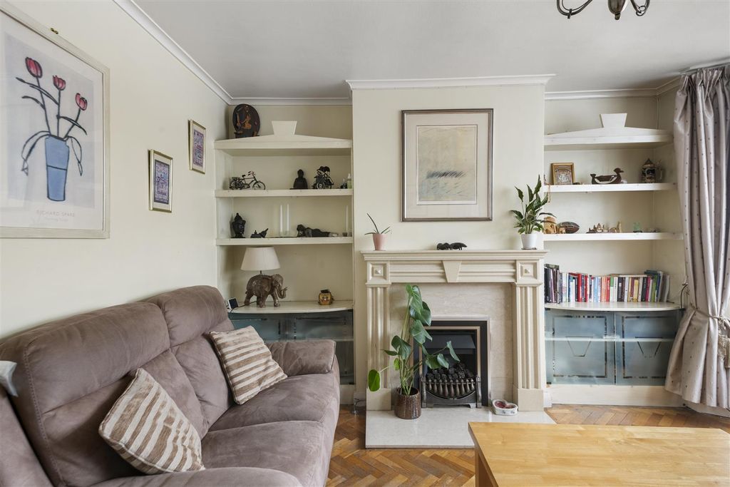 Property photo 3 of 18