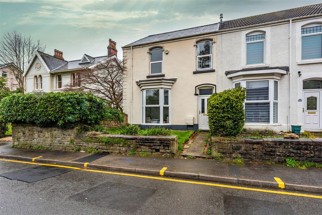 Property photo 1 of 27 External