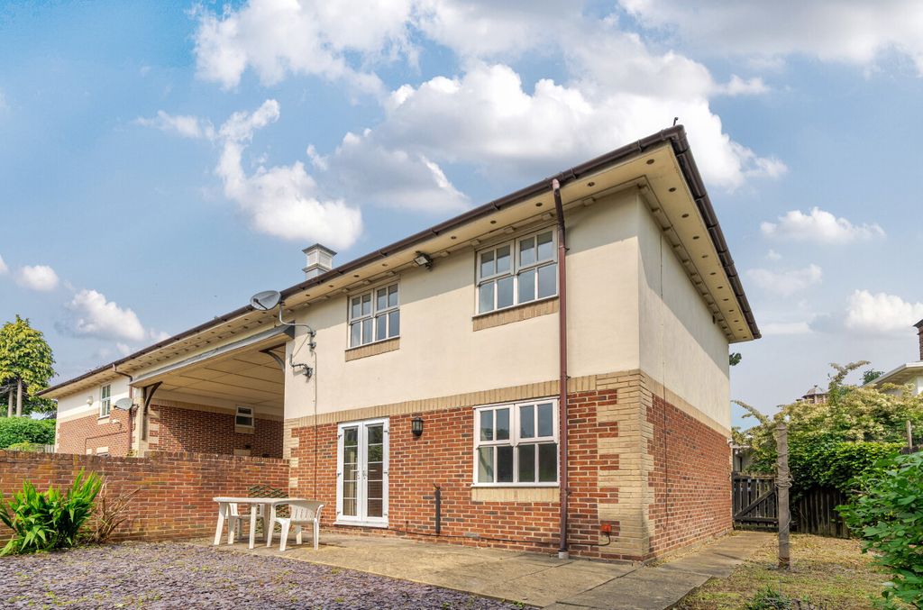 Property photo 1 of 11 Rear External
