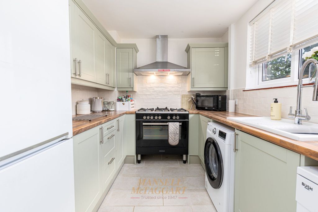Property photo 3 of 24