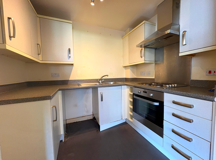 Property photo 3 of 7 Kitchen