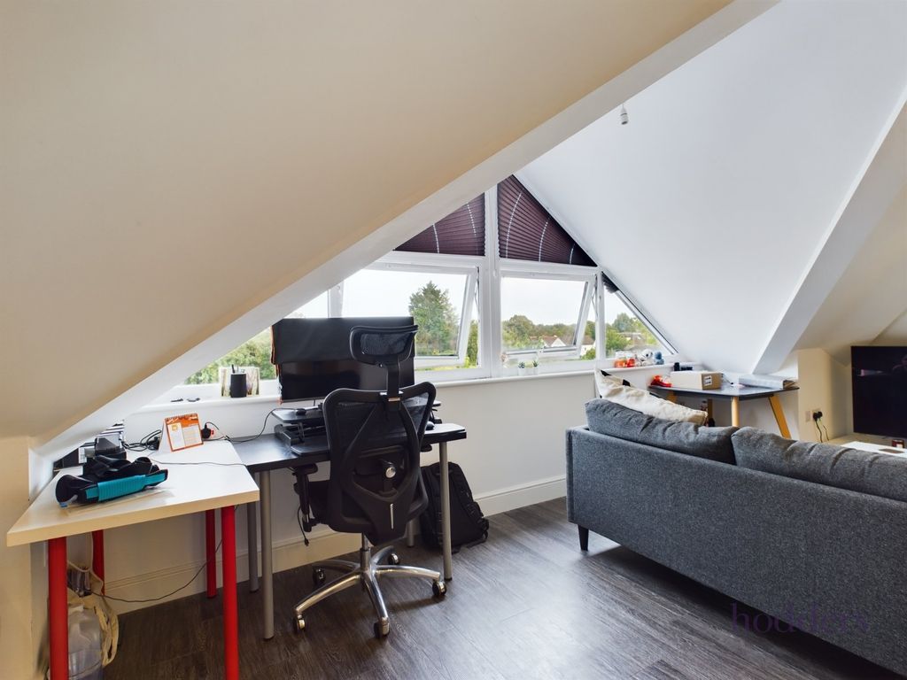 Property photo 3 of 11 Picture No. 21