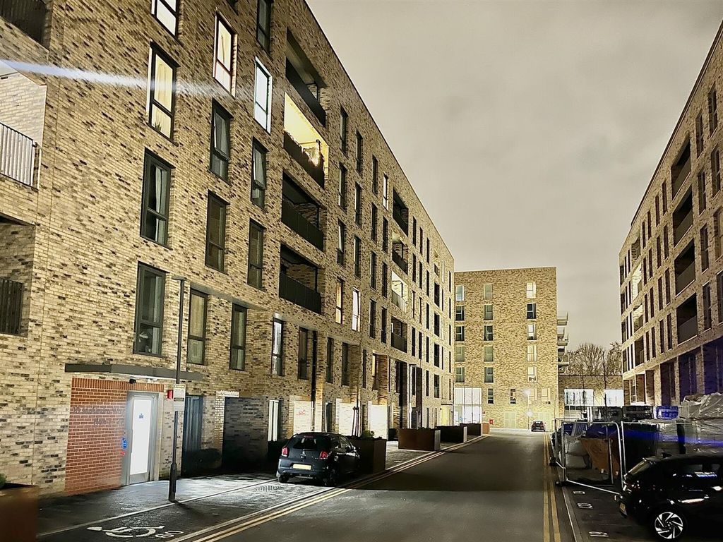 Property photo 2 of 12 6388766B8Fd69F001268Fd67_B4A02Fb7B5A35dc9F2402911A