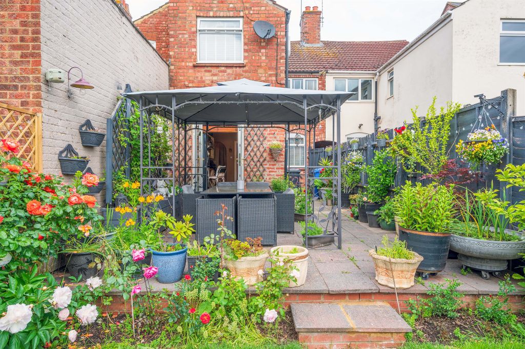 Property photo 2 of 12