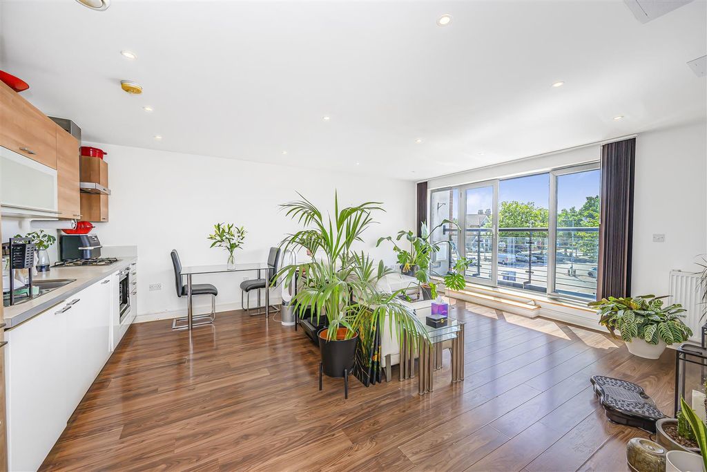 Property photo 2 of 19 20 Evergreen Apartments-1.Jpg