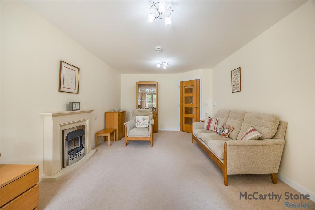 2 bed flat for saleMerrilees Gate, 50 Baberton Avenue, Juniper Green EH14 photo 4