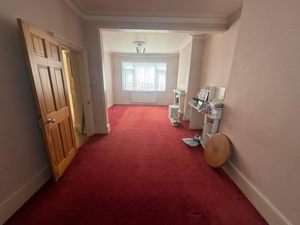 Property photo 1 of 4