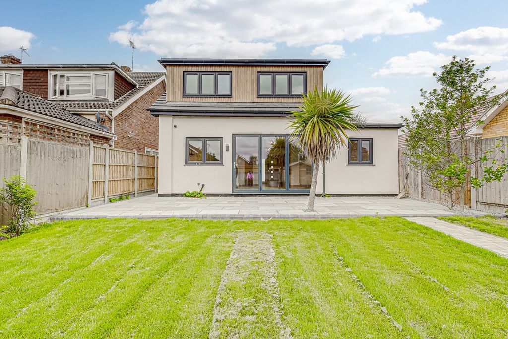 Property photo 2 of 30