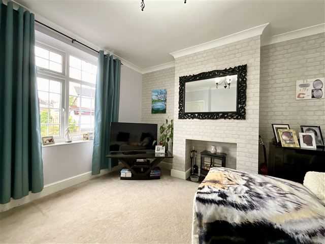 Property photo 3 of 21 Sitting Room