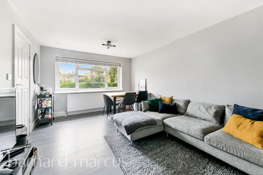 Property photo 3 of 9