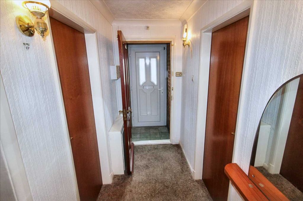 Property photo 2 of 13 Entrance Hall