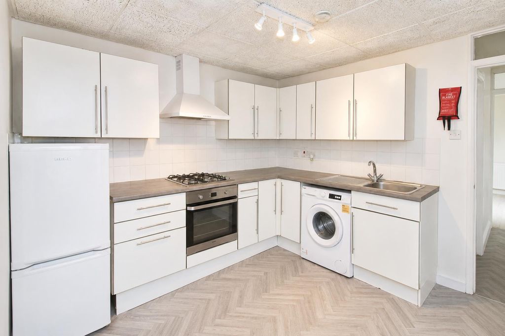 Property photo 2 of 7 84096618-Db33-4B2d-863E-Bc75E886B933.Png