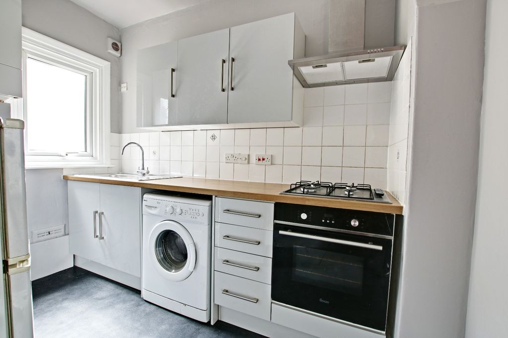 Property photo 2 of 7 1728272