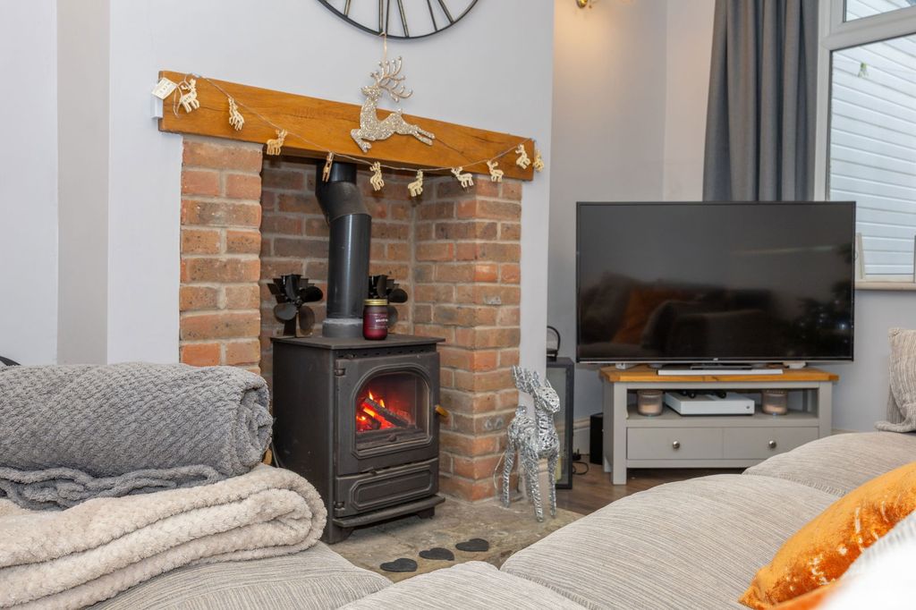 Property photo 3 of 25