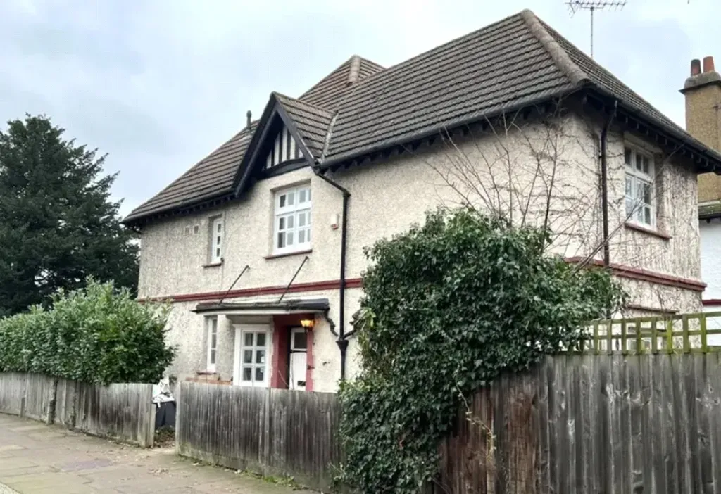 Property photo 1 of 6 5 Bedroom Detached For Sale