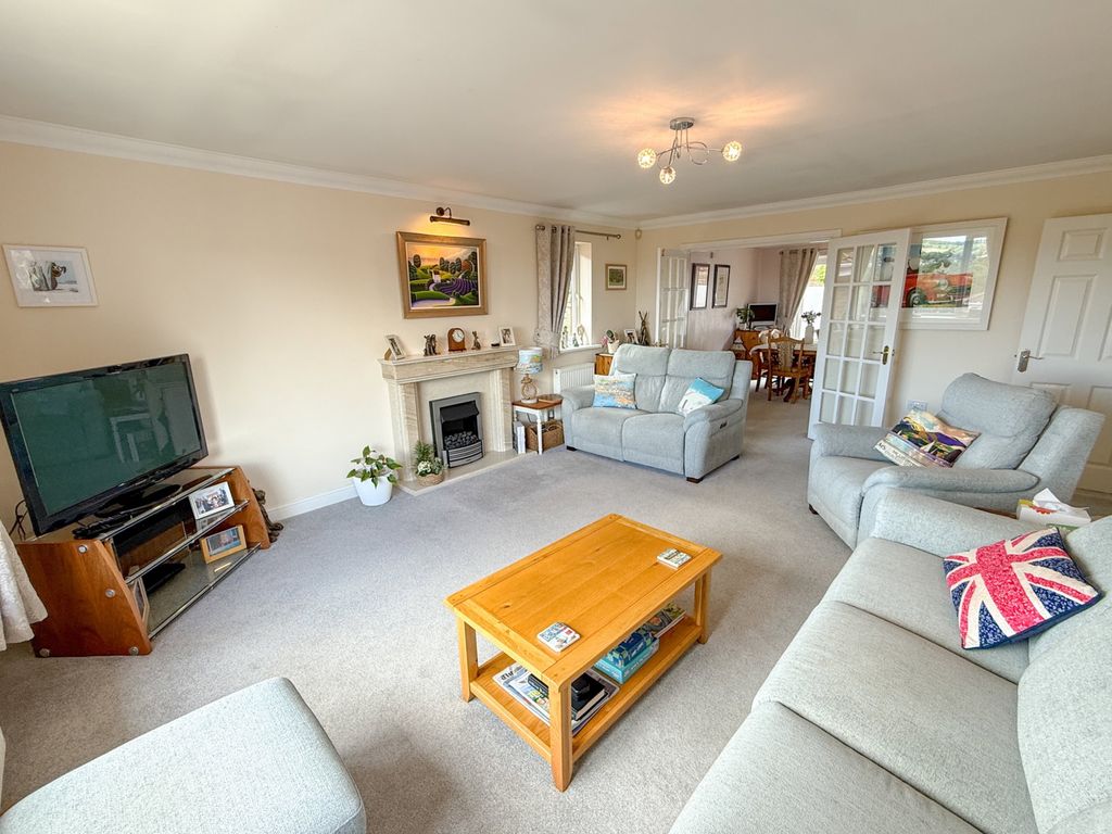 Property photo 3 of 21