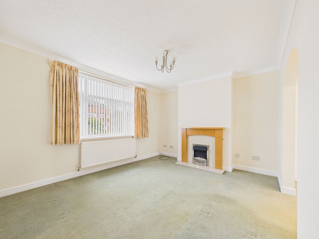 Property photo 2 of 16 Lounge