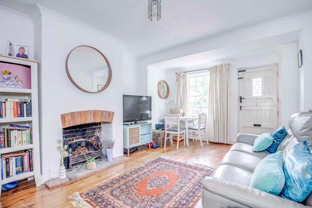 Property photo 2 of 11