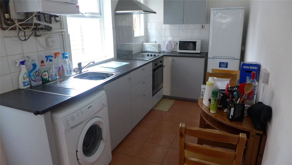 Property photo 2 of 8 Picture No. 17