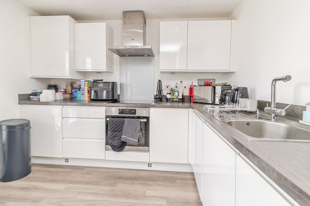 Property photo 3 of 17 Pbox-Img.Jpg