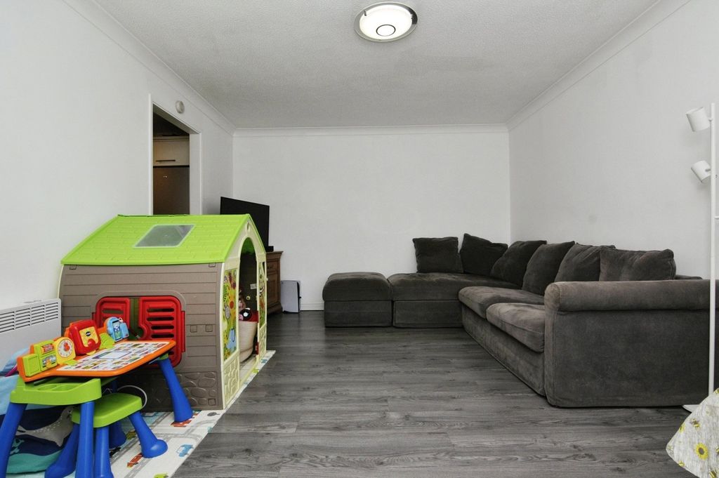 Property photo 3 of 15 Internal