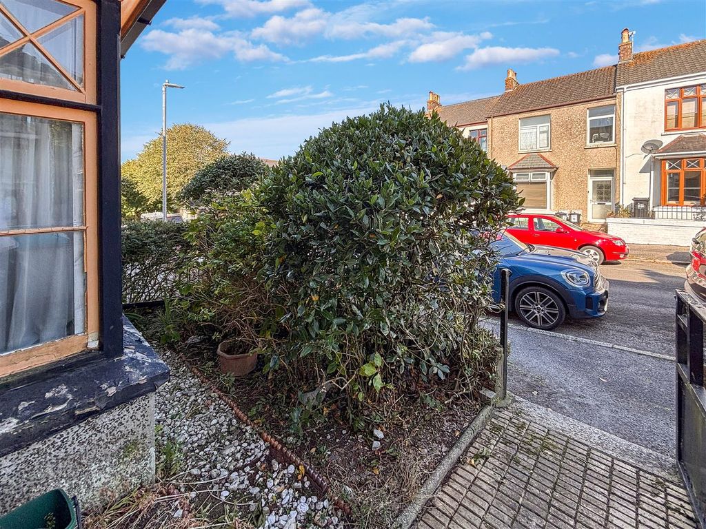 Property photo 2 of 16