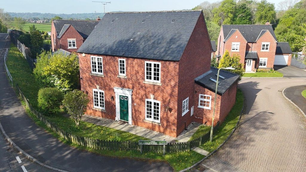 Property photo 1 of 18 Accomodation Comprises