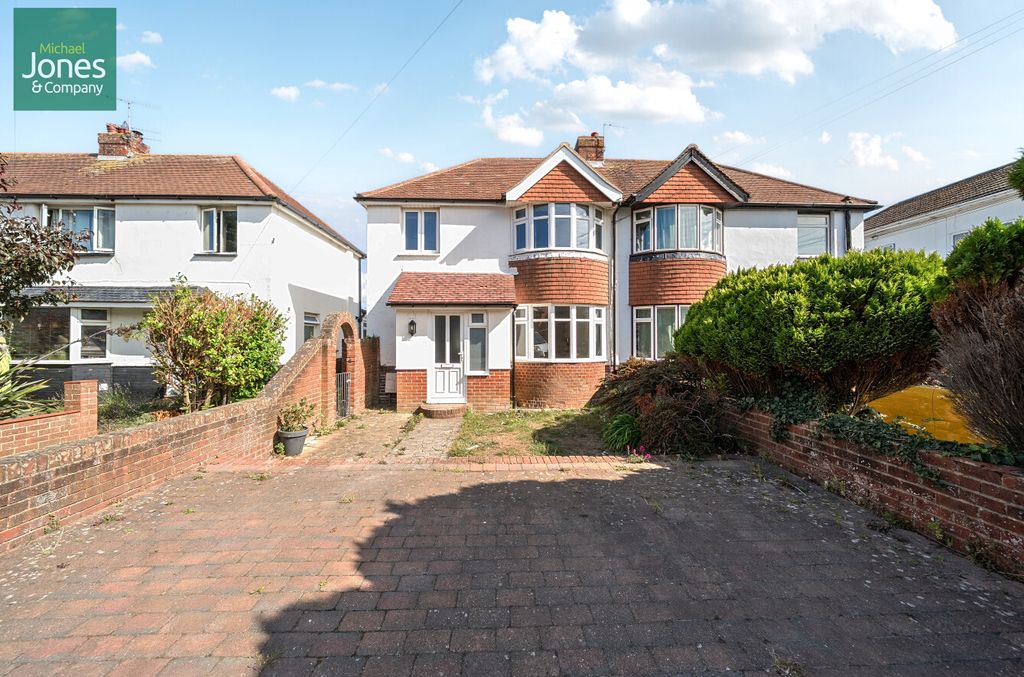 Property photo 1 of 17 External