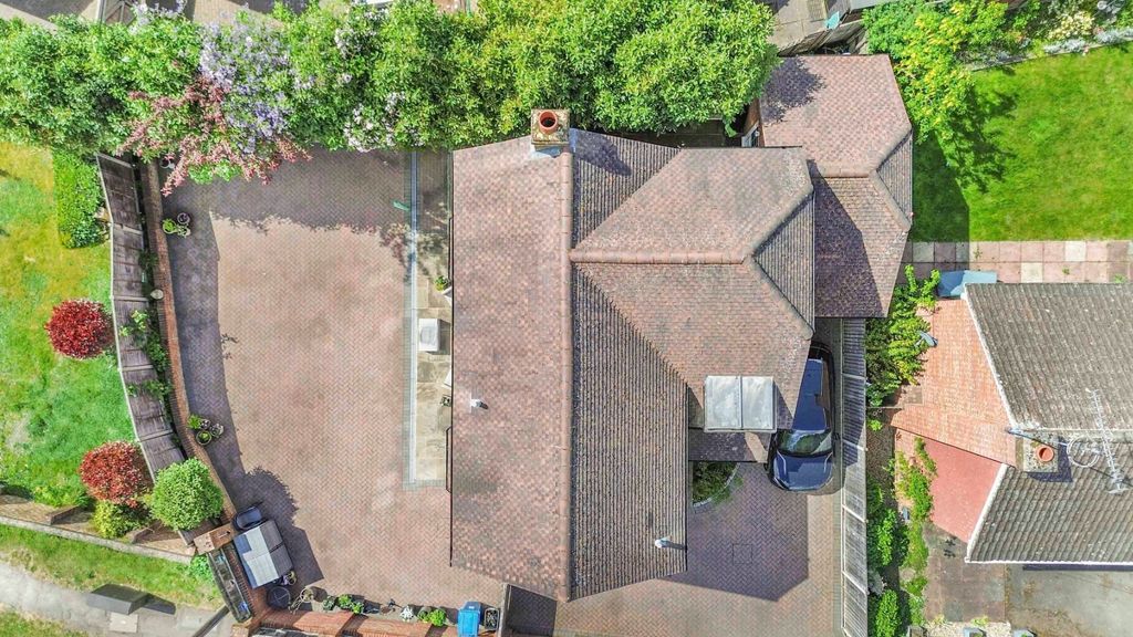 Property photo 2 of 21 5132343
