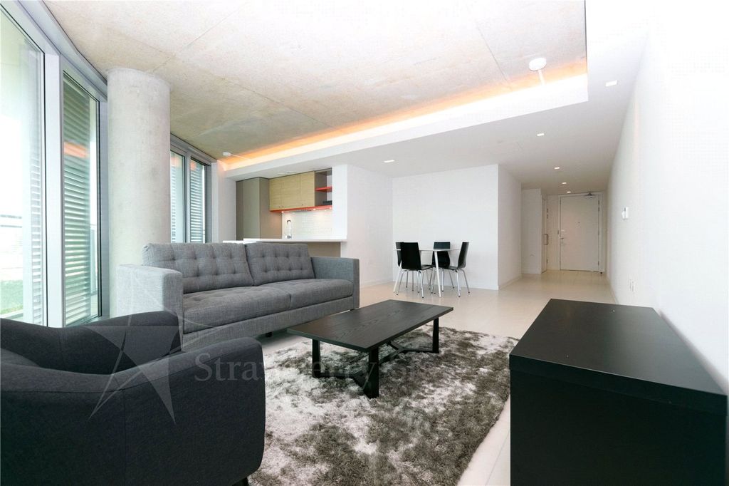 Property photo 1 of 11 Living Room