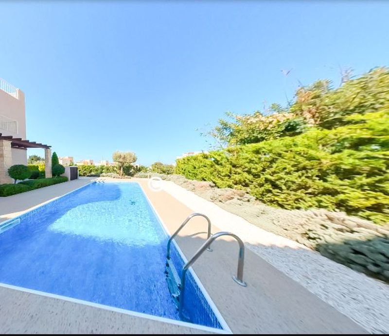 Property photo 2 of 21 Swimming Pool