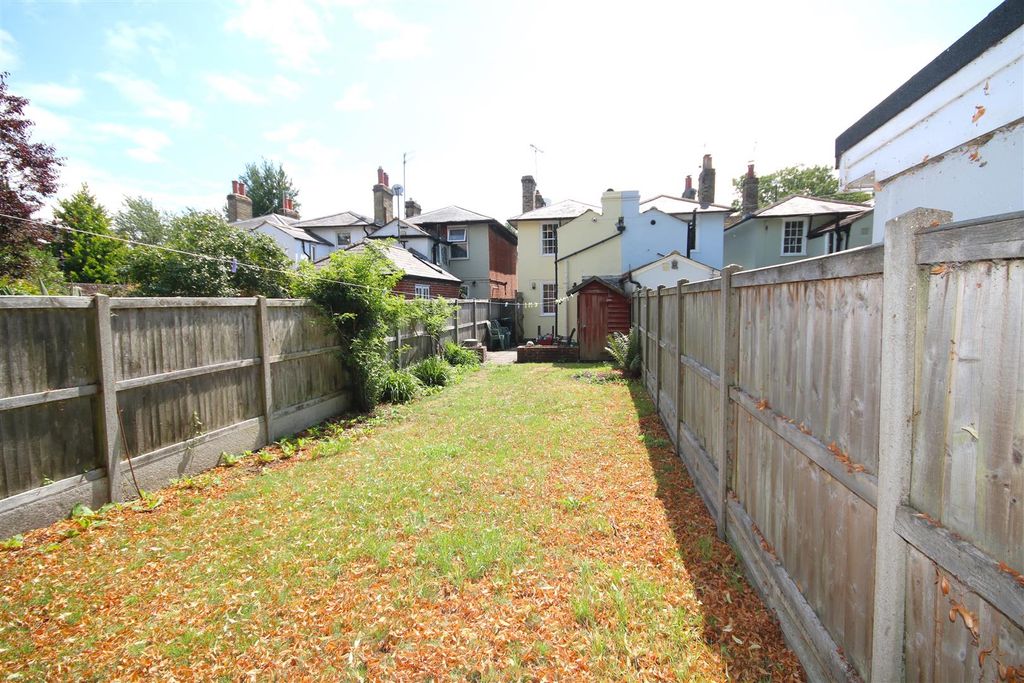 Property photo 3 of 18 Rear Garden B.Jpg