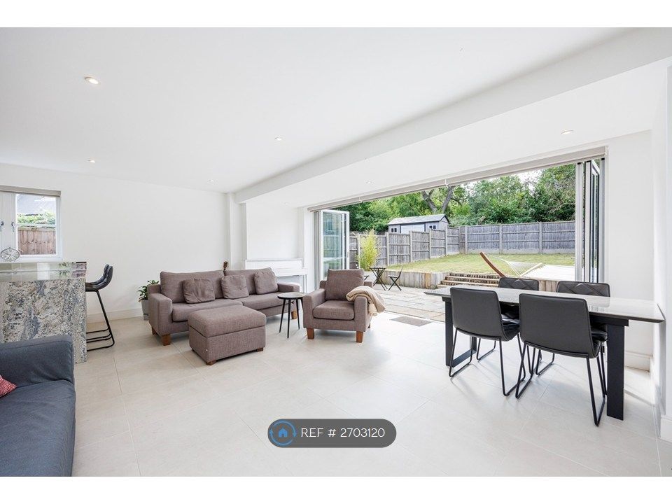 Property photo 2 of 33 Living Room