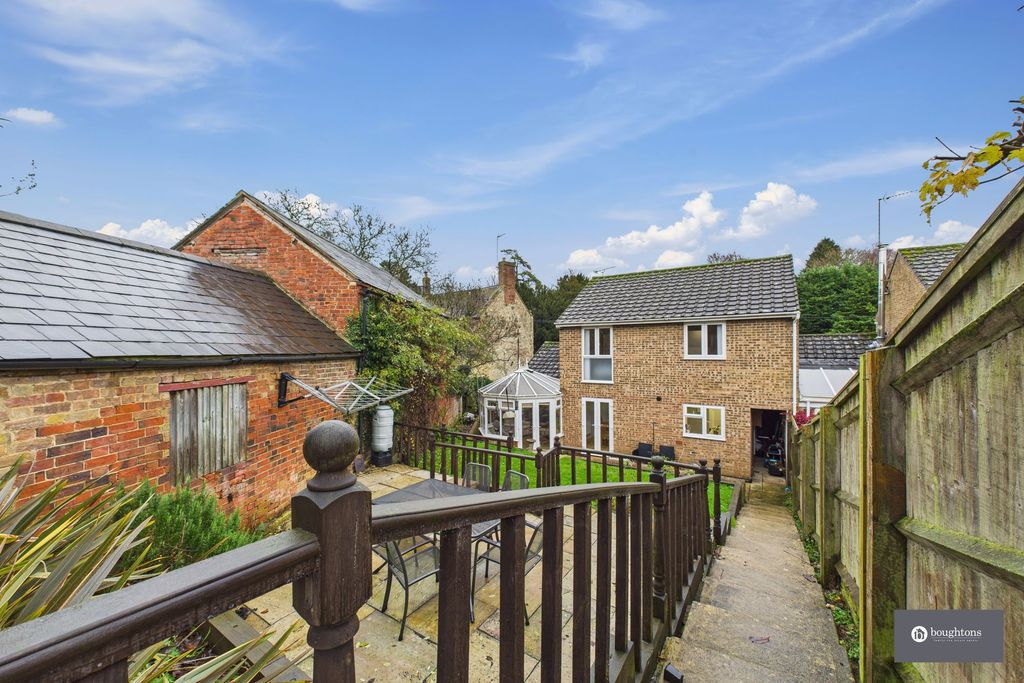 Property photo 2 of 26