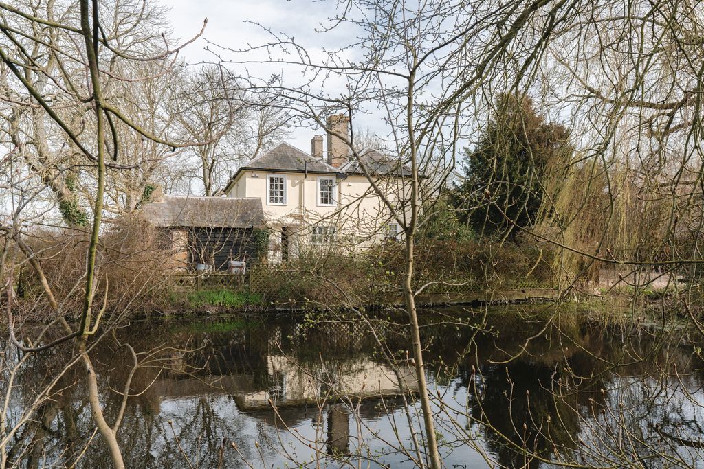 Property photo 3 of 39 271796 - Churchfarmhouse_Halstead_Highres-17.Jpg
