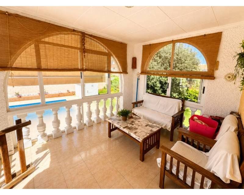 Property photo 2 of 34