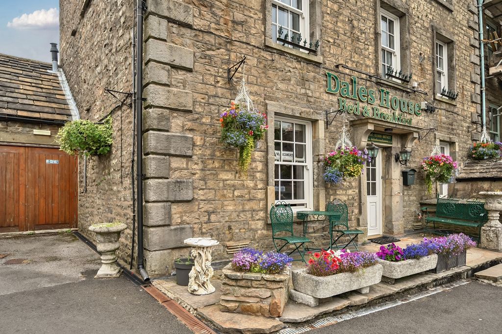 Property photo 2 of 14 Front Entrance Dales House Ewemove Skipton &amp; The D