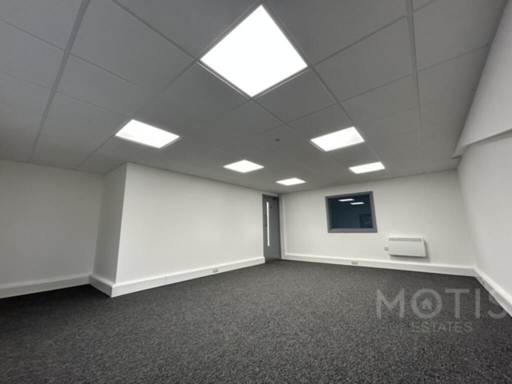 Property photo 3 of 12 Photo 4