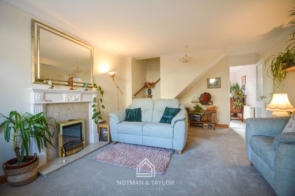 Property photo 2 of 19