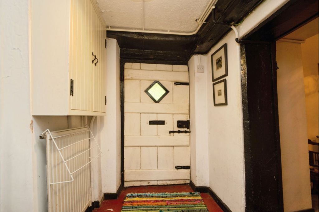 Property photo 3 of 29 Entrance Porch