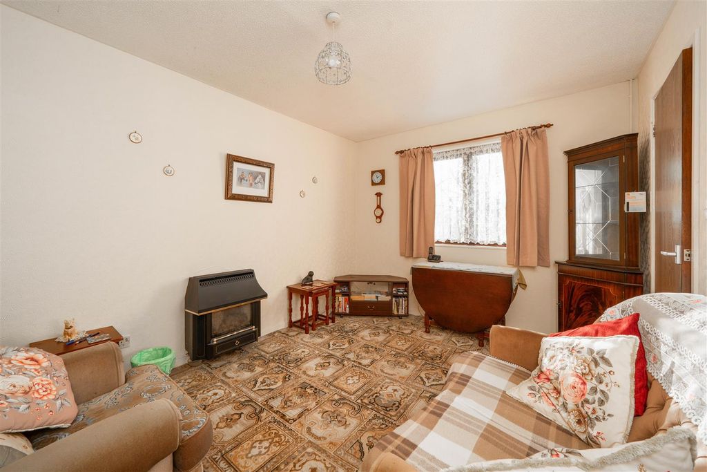 Property photo 2 of 19 Living Room.Jpg