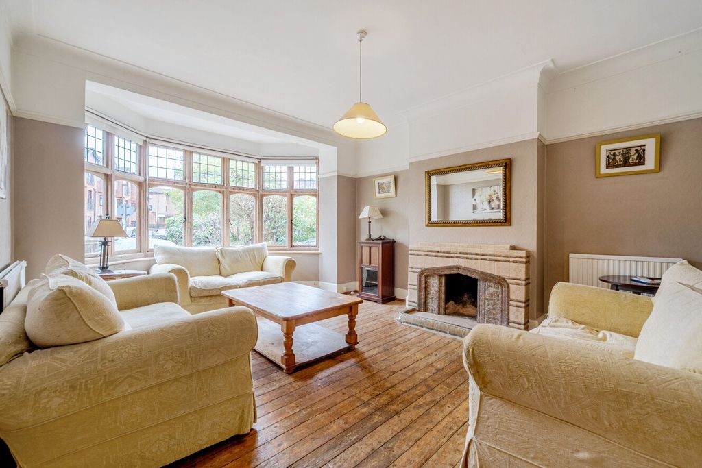 Property photo 1 of 20 Picture No. 11