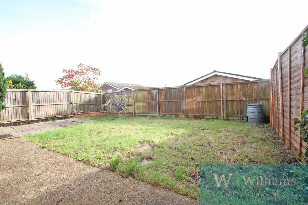 Property photo 2 of 10 Garden