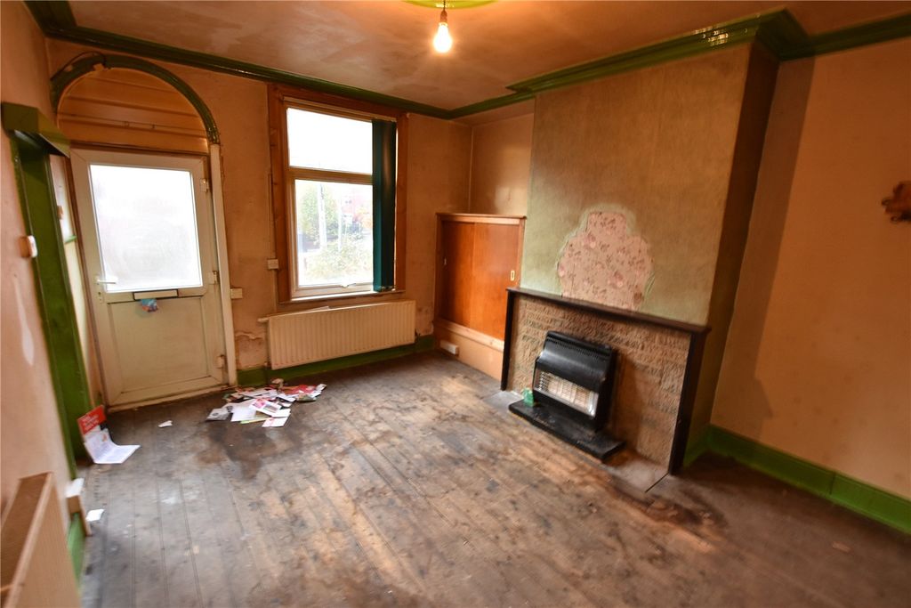 Property photo 2 of 8 Picture No. 10