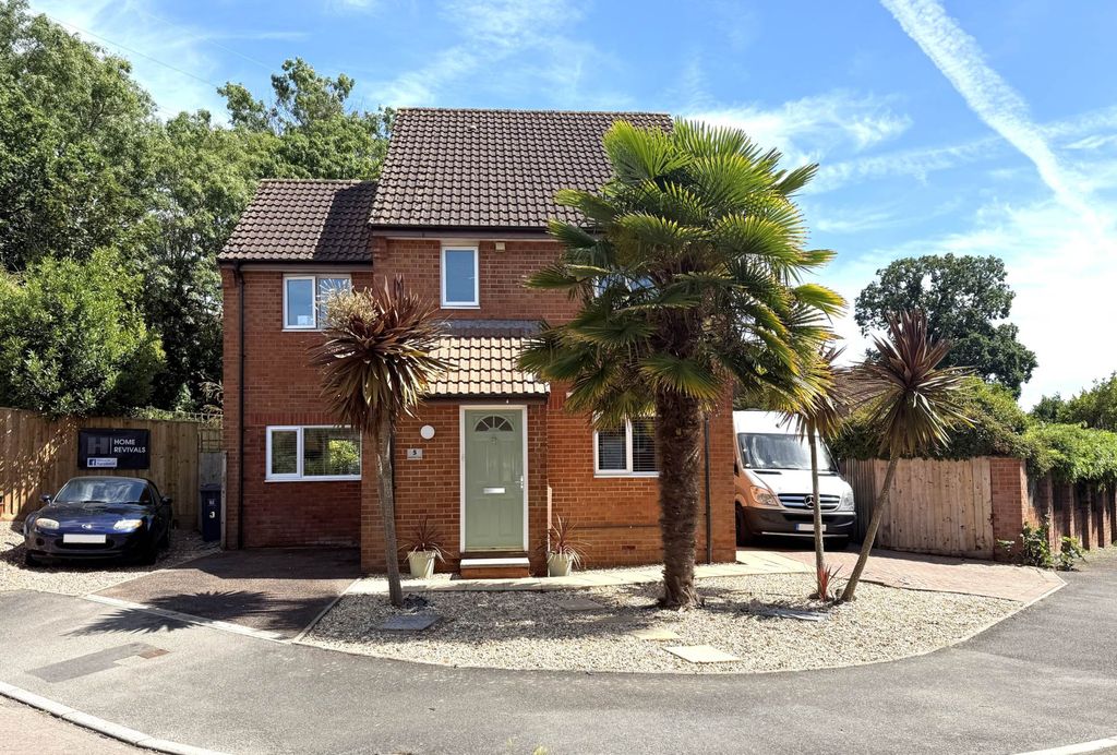 Property photo 1 of 18