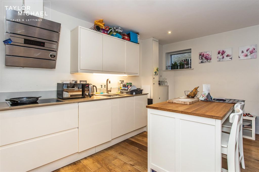 Property photo 1 of 14 Kitchen