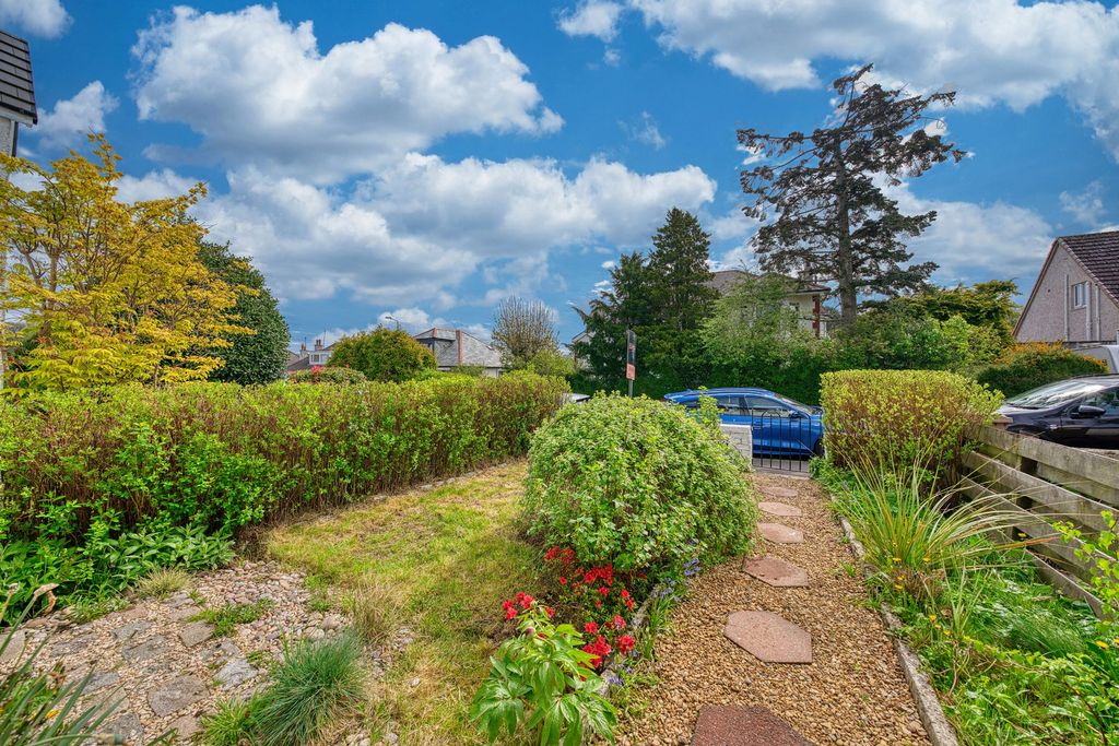 Property photo 2 of 22