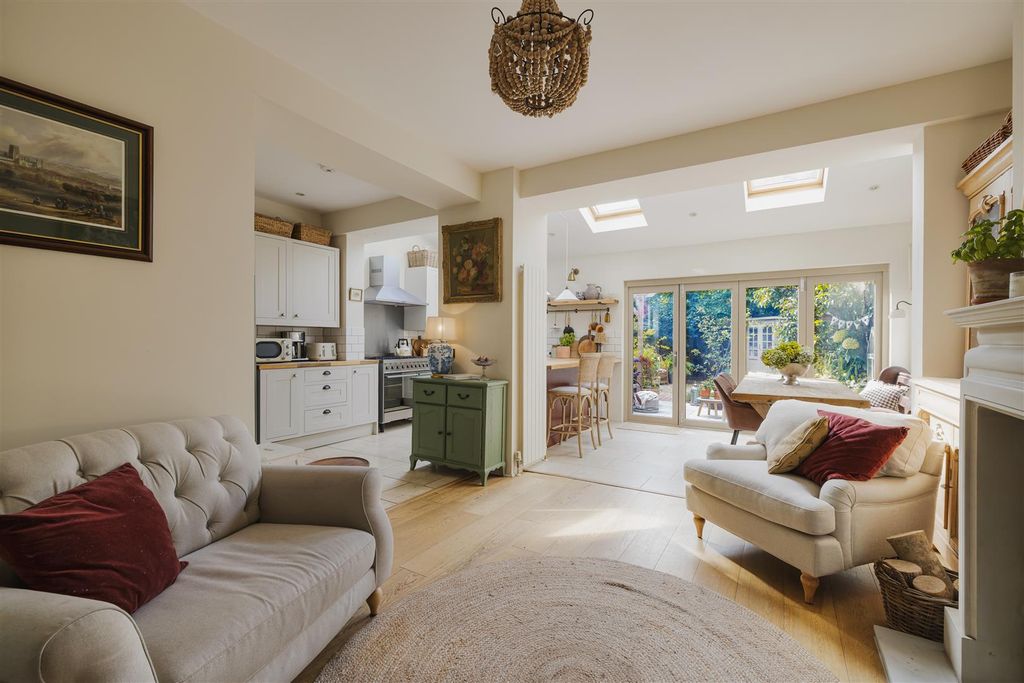 Property photo 2 of 57 Horn Lane, Ig8