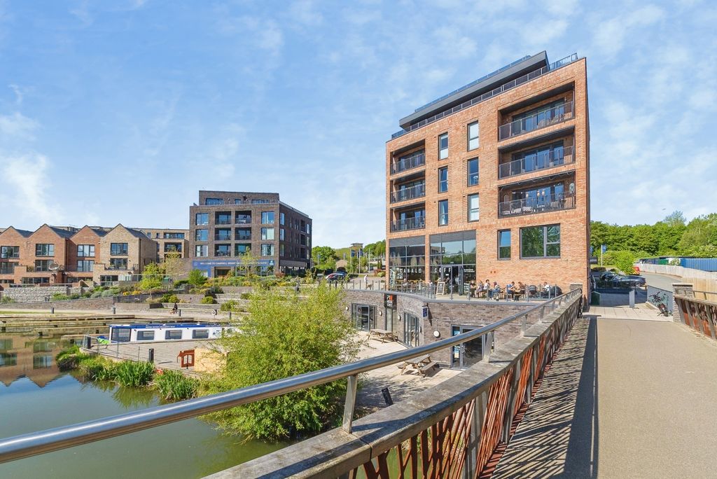 Property photo 1 of 19 Pbox-Img.Jpg