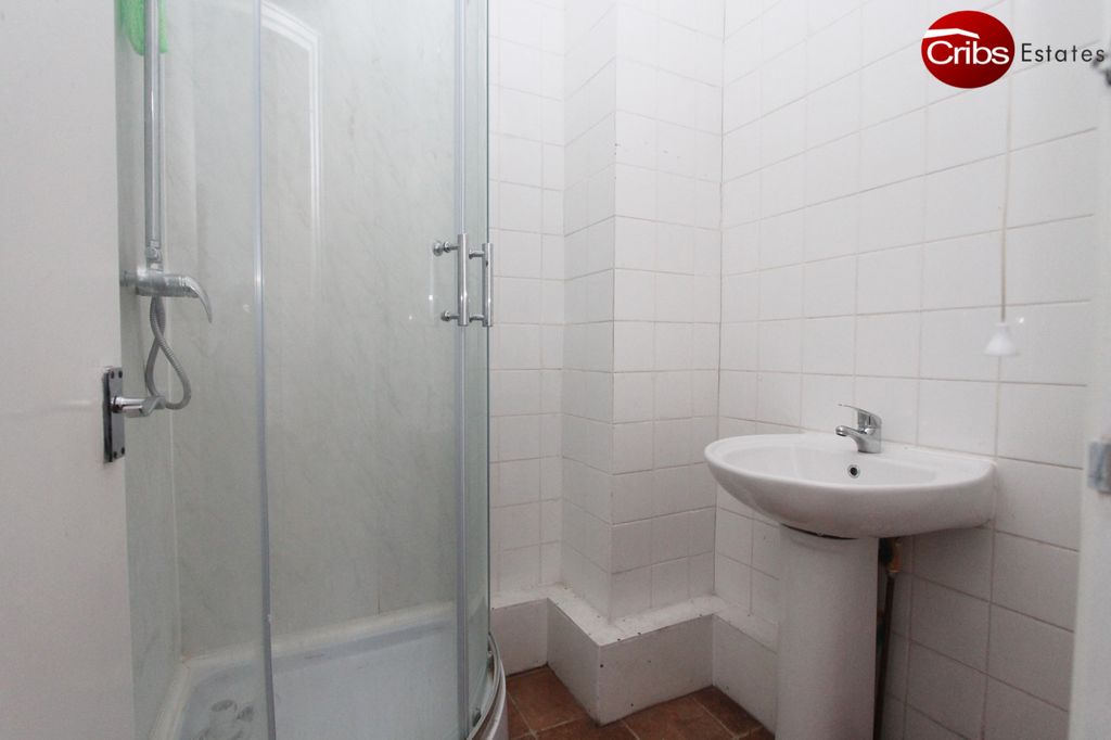 Property photo 3 of 6 Gallery